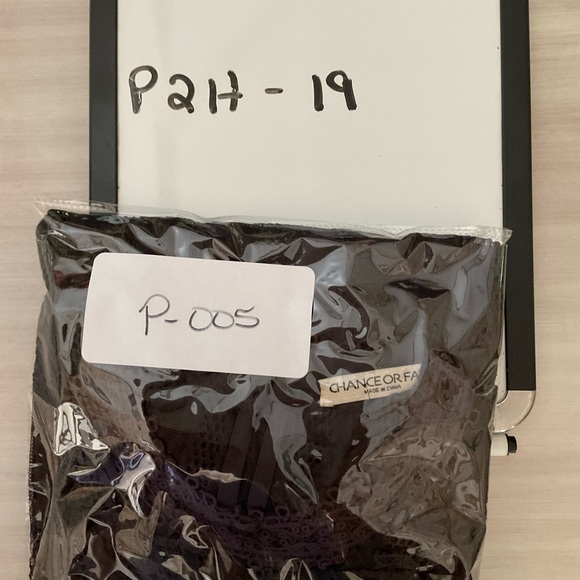 Chance or Fate Elegant Lace Tunic Top. Size L. - Picture 10 of 10